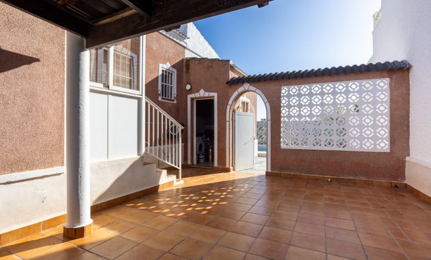 Herverkoop - Vrijstaande woning / Villa -
Torrevieja - Urbanización San Luis