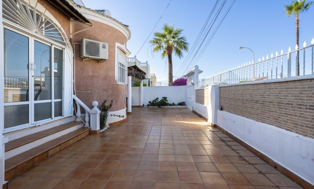 Herverkoop - Vrijstaande woning / Villa -
Torrevieja - Urbanización San Luis