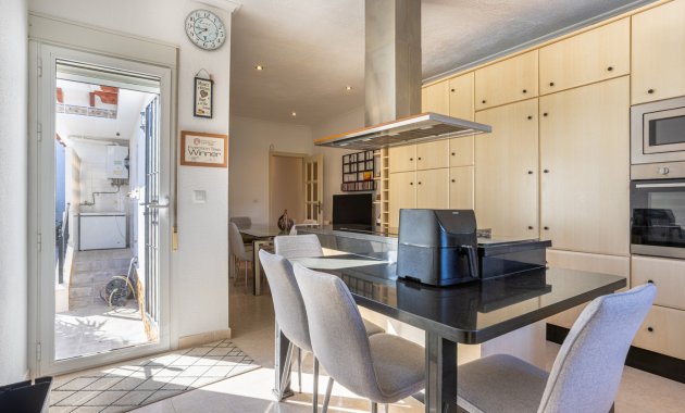 Herverkoop - Vrijstaande woning / Villa -
Bigastro - Villas Andrea