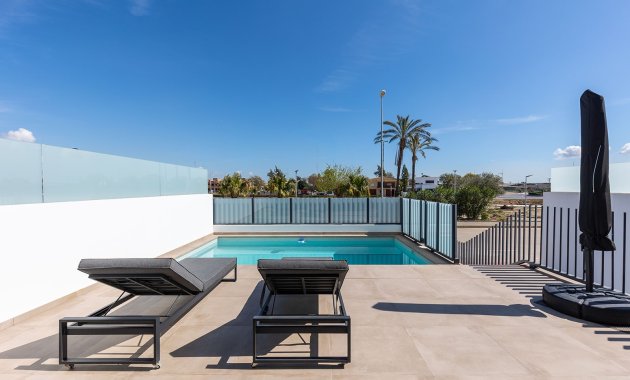 Herverkoop - Geschakelde Villa -
Dolores