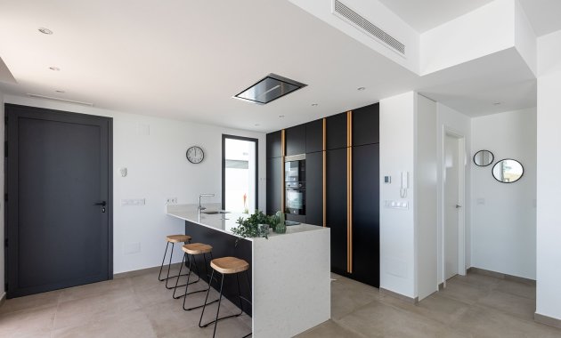 Herverkoop - Geschakelde Villa -
Dolores