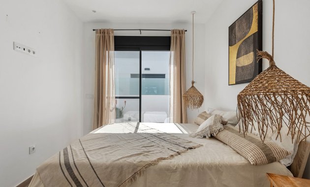 Herverkoop - Geschakelde Villa -
Dolores