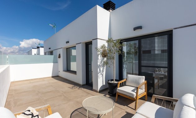 Herverkoop - Geschakelde Villa -
Dolores