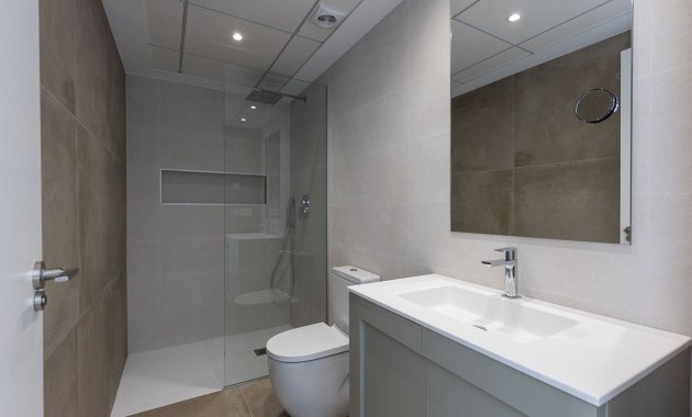 Herverkoop - Geschakelde Villa -
Dolores