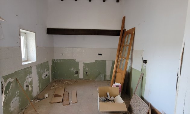 Resale - Finca   -
Torremendo