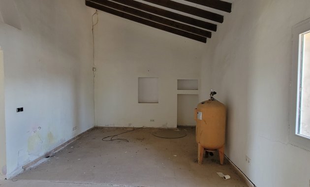 Resale - Finca   -
Torremendo