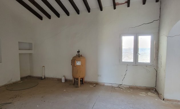 Resale - Finca   -
Torremendo