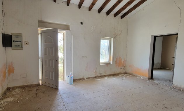 Resale - Finca   -
Torremendo