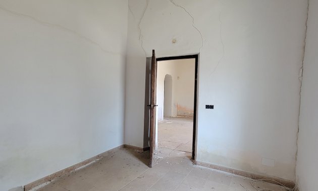 Resale - Finca   -
Torremendo