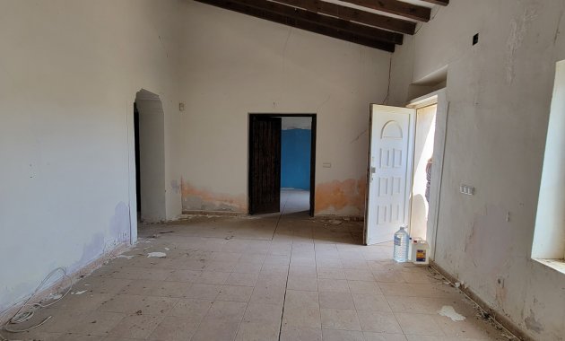 Resale - Finca   -
Torremendo