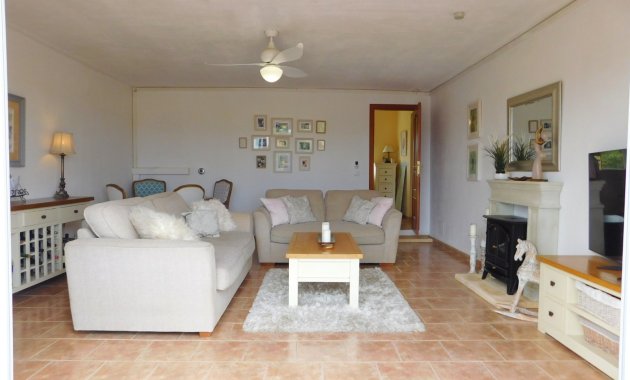 Wiederverkauf - Freistehend / Villa -
Dolores