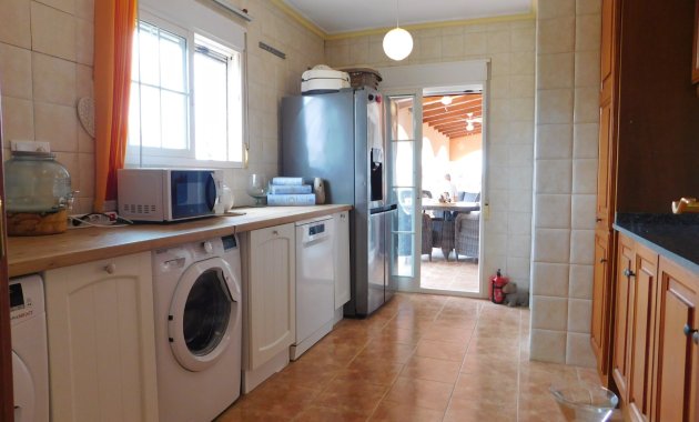 Wiederverkauf - Freistehend / Villa -
Dolores