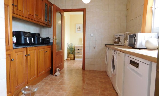 Wiederverkauf - Freistehend / Villa -
Dolores