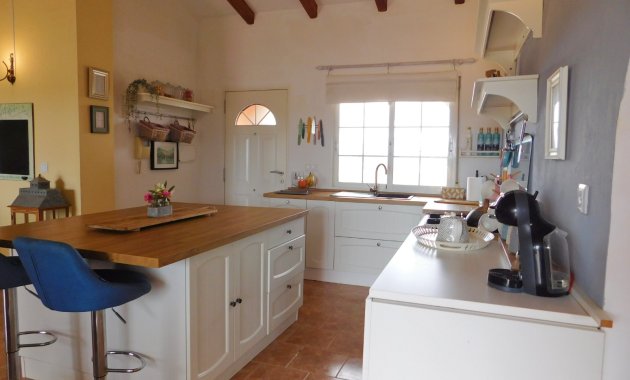 Wiederverkauf - Freistehend / Villa -
Dolores