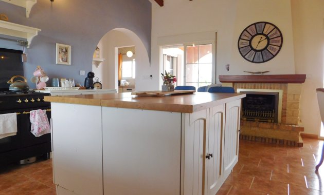 Wiederverkauf - Freistehend / Villa -
Dolores