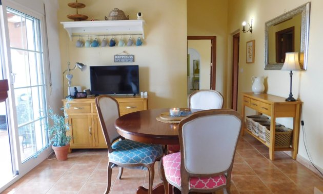 Wiederverkauf - Freistehend / Villa -
Dolores