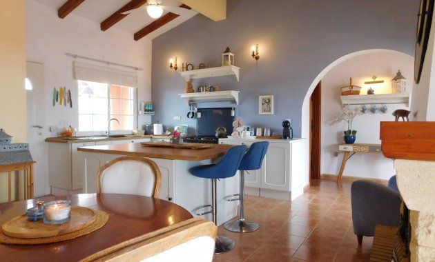 Wiederverkauf - Freistehend / Villa -
Dolores