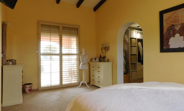 Wiederverkauf - Freistehend / Villa -
Dolores