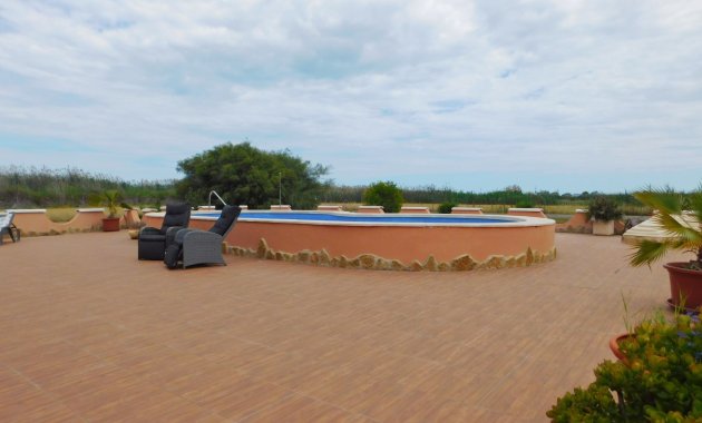 Wiederverkauf - Freistehend / Villa -
Dolores