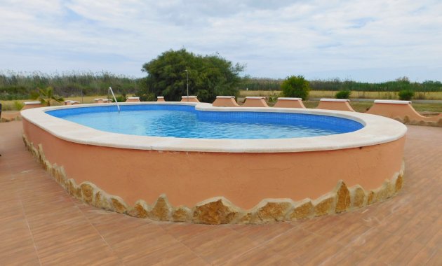 Wiederverkauf - Freistehend / Villa -
Dolores