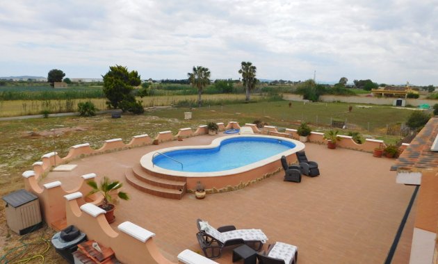 Wiederverkauf - Freistehend / Villa -
Dolores