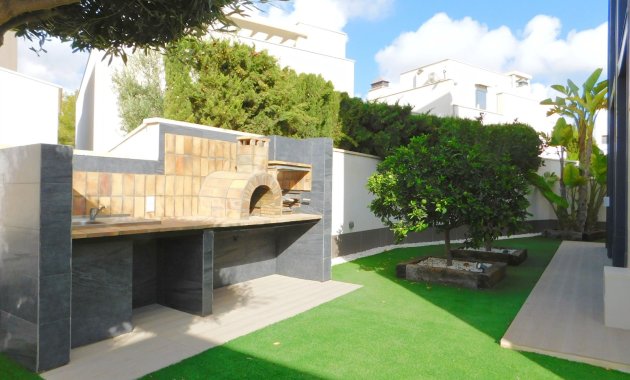 Resale - Detached House / Villa -
San Miguel de Salinas