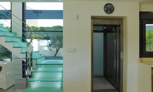 Resale - Detached House / Villa -
San Miguel de Salinas