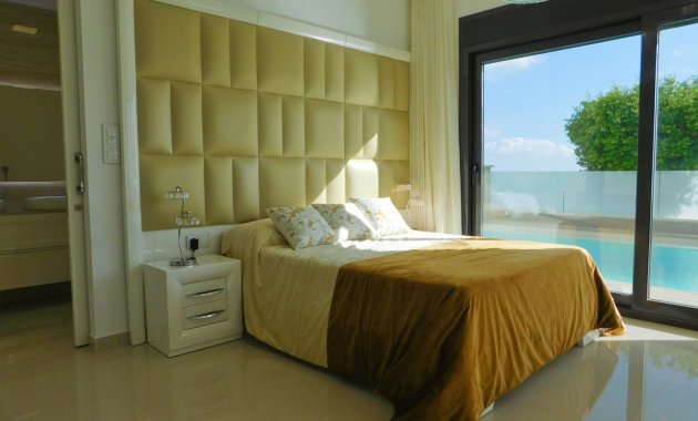 Resale - Detached House / Villa -
San Miguel de Salinas