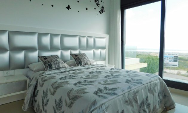 Resale - Detached House / Villa -
San Miguel de Salinas