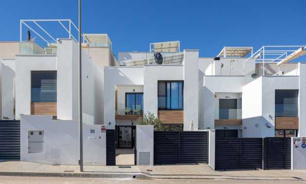 Herverkoop - Rijwoning -
Benijofar