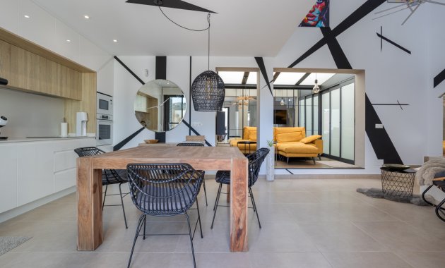 Herverkoop - Rijwoning -
Benijofar