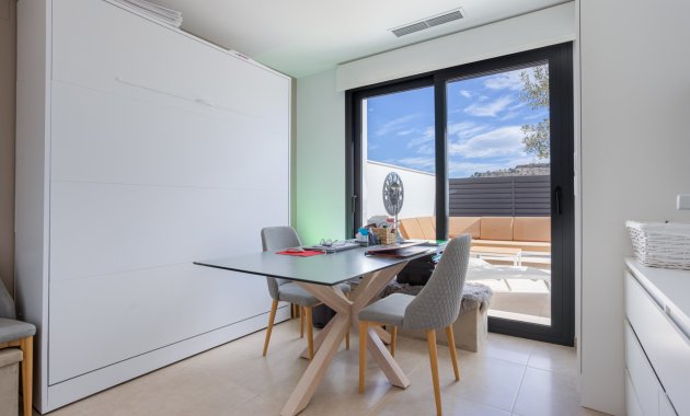 Herverkoop - Rijwoning -
Benijofar