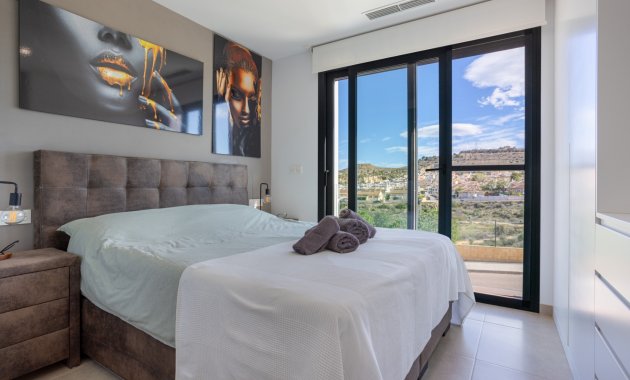 Herverkoop - Rijwoning -
Benijofar