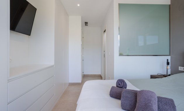 Herverkoop - Rijwoning -
Benijofar