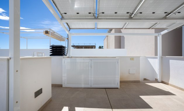 Herverkoop - Rijwoning -
Benijofar