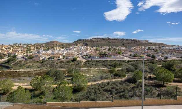 Herverkoop - Rijwoning -
Benijofar