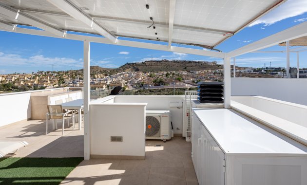 Herverkoop - Rijwoning -
Benijofar