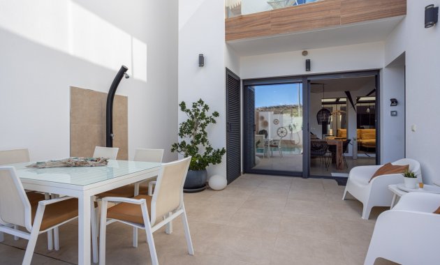 Herverkoop - Rijwoning -
Benijofar