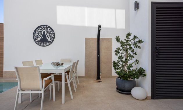 Herverkoop - Rijwoning -
Benijofar