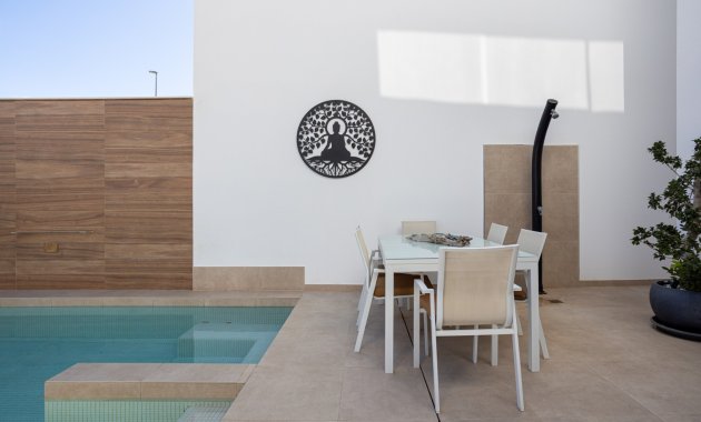 Herverkoop - Rijwoning -
Benijofar