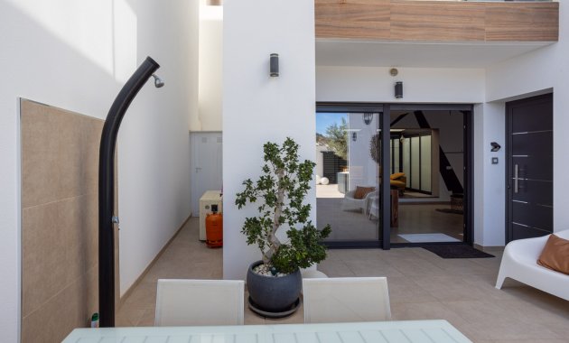 Herverkoop - Rijwoning -
Benijofar