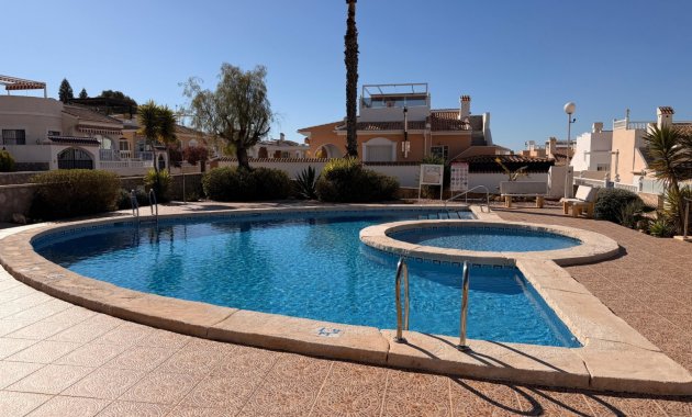 Herverkoop - Geschakelde Villa -
Ciudad Quesada - Rojales - Rojales