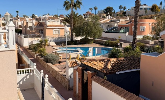 Herverkoop - Geschakelde Villa -
Ciudad Quesada - Rojales - Rojales