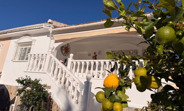 Herverkoop - Geschakelde Villa -
Ciudad Quesada - Rojales - Rojales