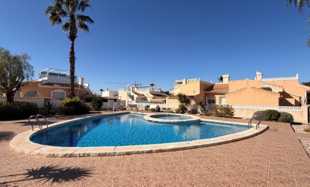 Herverkoop - Geschakelde Villa -
Ciudad Quesada - Rojales - Rojales