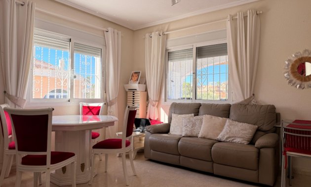 Herverkoop - Geschakelde Villa -
Ciudad Quesada - Rojales - Rojales