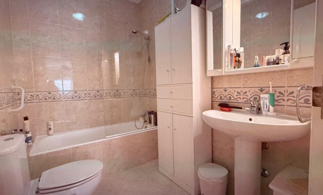 Herverkoop - Geschakelde Villa -
Ciudad Quesada - Rojales - Rojales