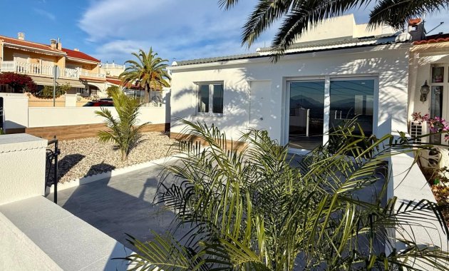 Herverkoop - Geschakelde Villa -
Ciudad Quesada - Rojales - Rojales