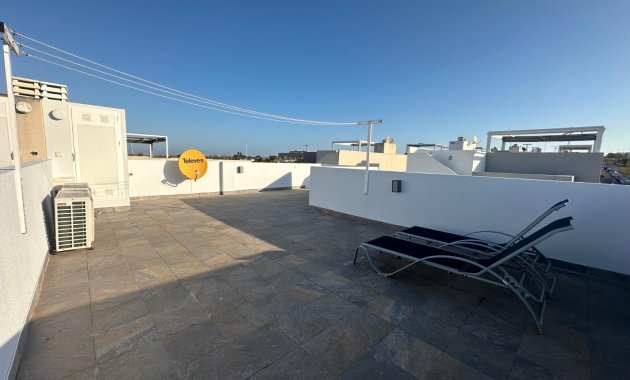 Herverkoop - Vrijstaande woning / Villa -
Torrevieja