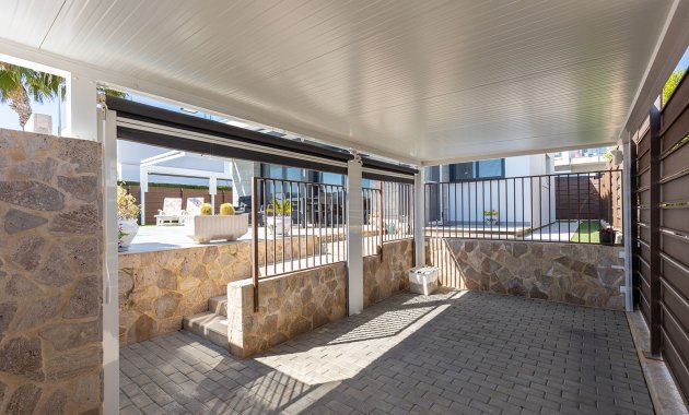 Herverkoop - Vrijstaande woning / Villa -
Orihuela - Vistabella Golf